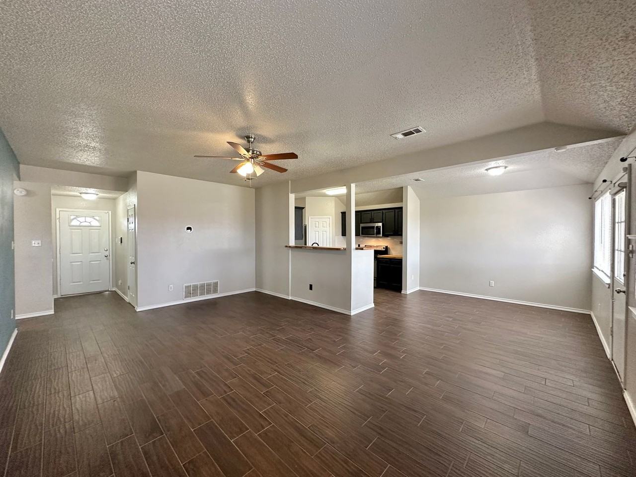 1910 Michele Dr - Photo 6 of 34