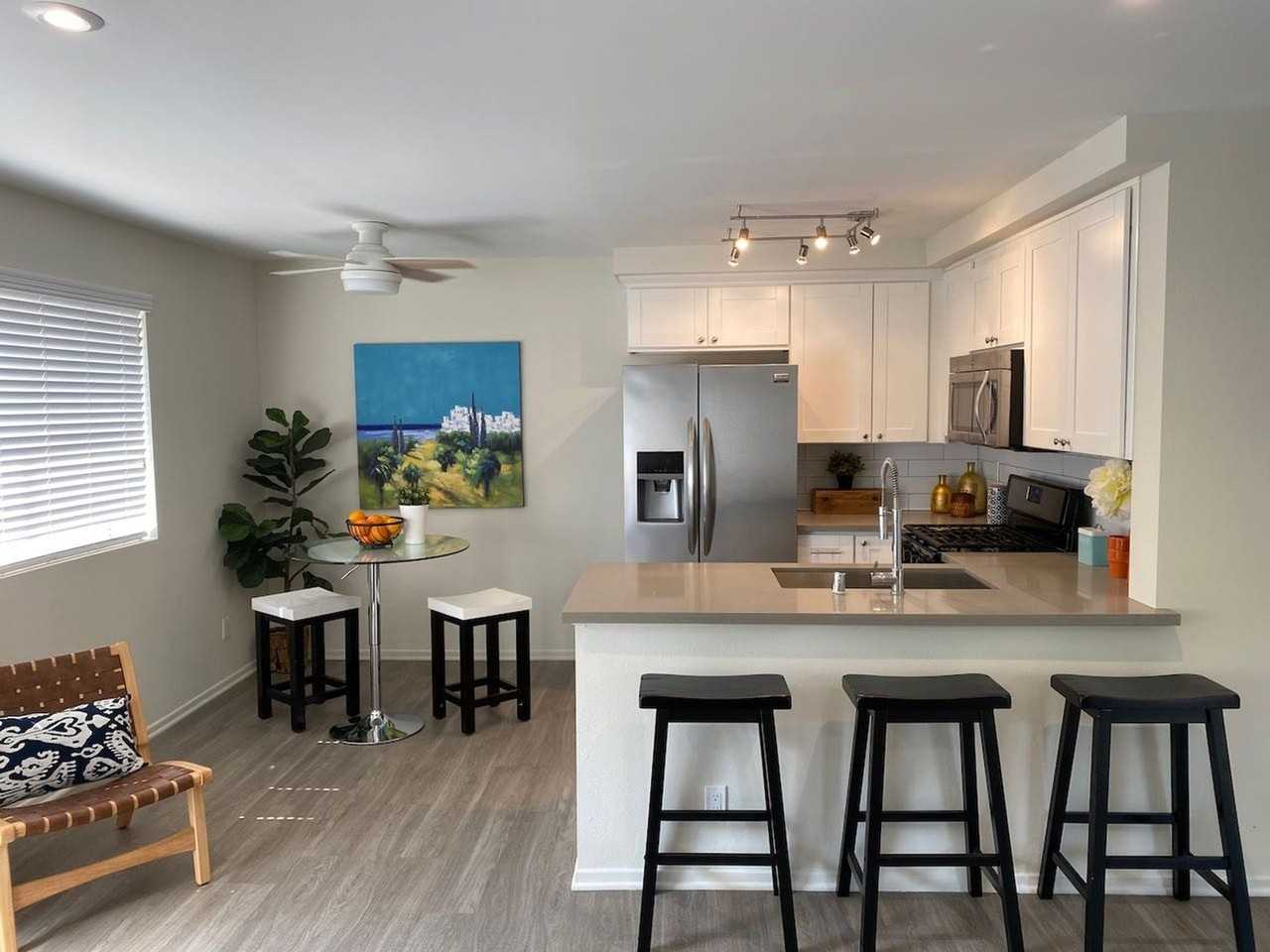 1753 9th St - Photo 2 of 9