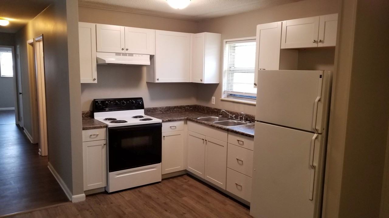 512 Parker Rd - Photo 5 of 16