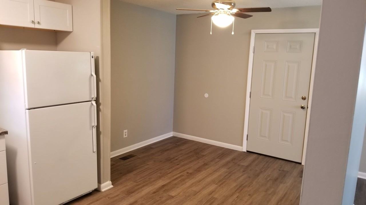 512 Parker Rd - Photo 7 of 16