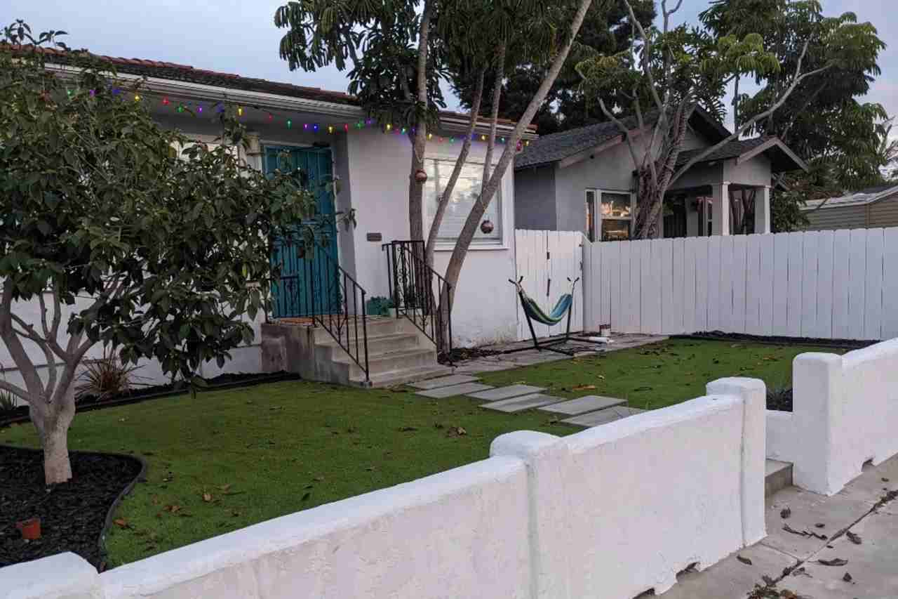 2319 Etiwanda St - Photo 2 of 17