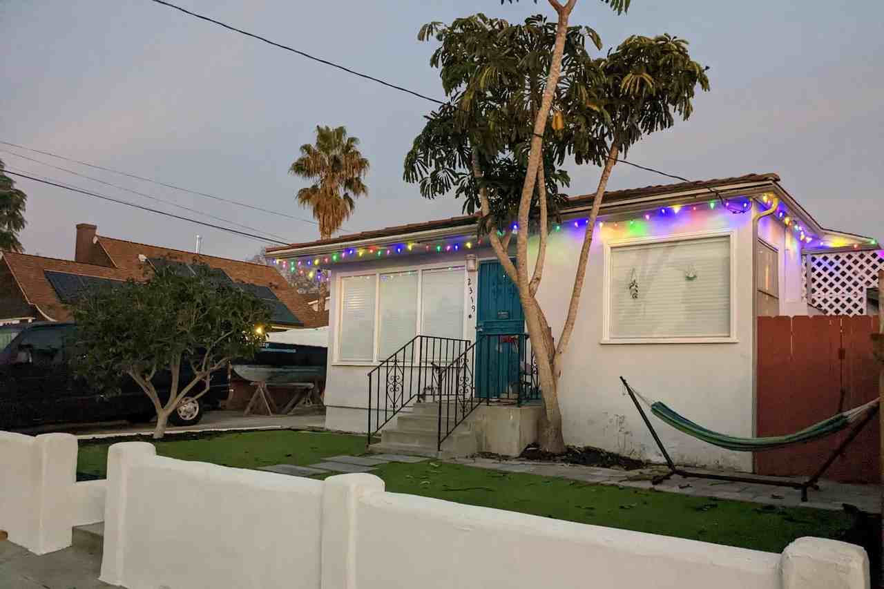 2319 Etiwanda St - Photo 3 of 17