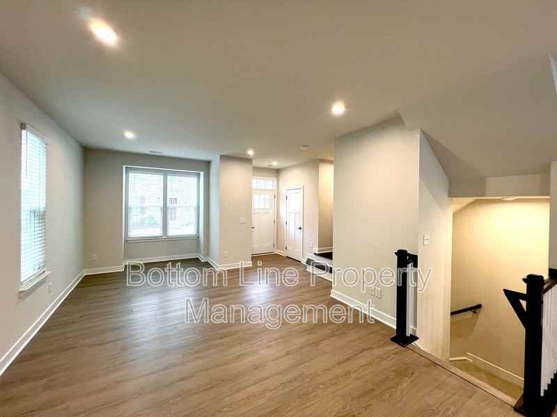 9416 Mallard Mills Dr - Photo 2 of 32