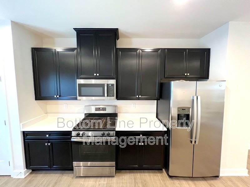 9416 Mallard Mills Dr - Photo 5 of 32