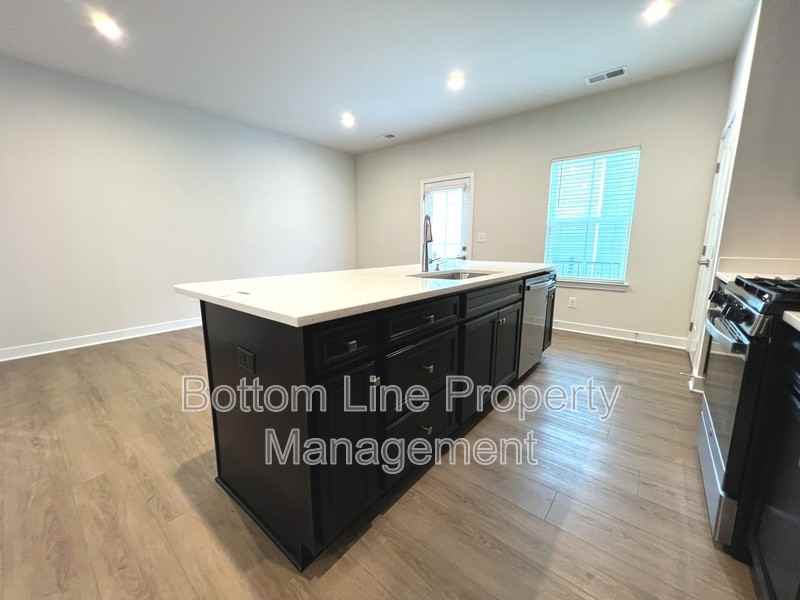 9416 Mallard Mills Dr - Photo 6 of 32