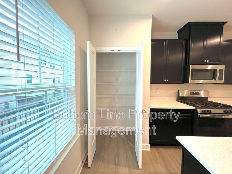 9416 Mallard Mills Dr - Photo 7 of 32