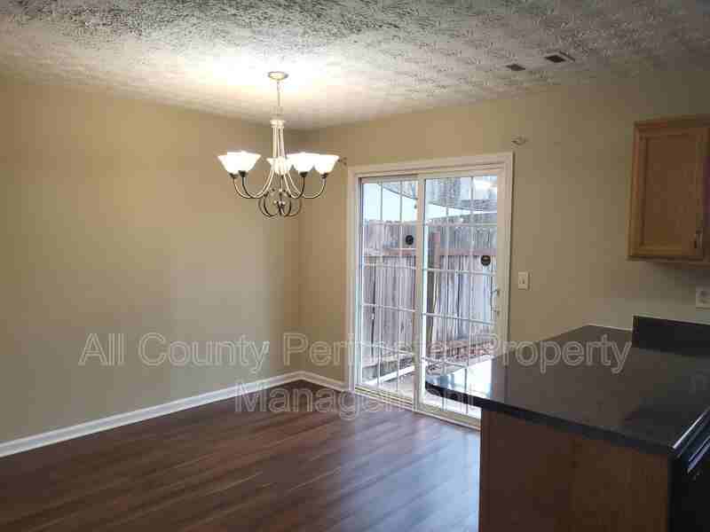5543 Pineridge Ct - Photo 6 of 11