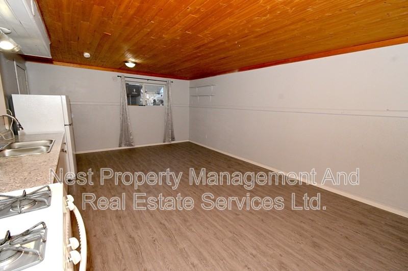 1863 Juniper St #B - Photo 2 of 8