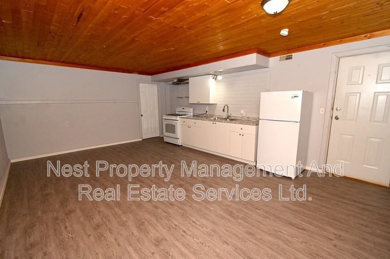 1863 Juniper St #B - Photo 3 of 8