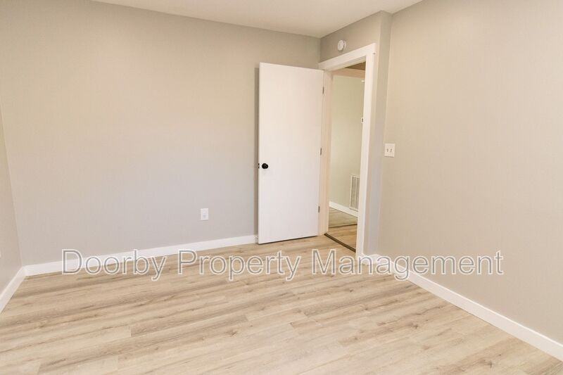 903 Forest Dale Ln #A - Photo 6 of 16