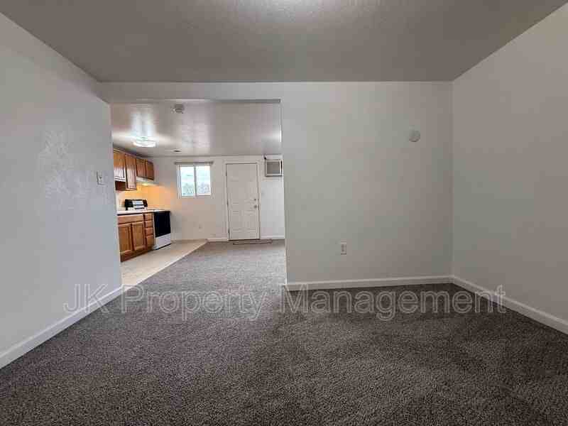 4000 Ella Ave #03 - Photo 7 of 12