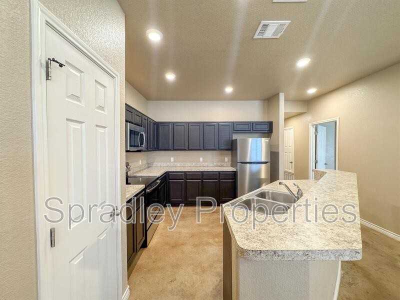 1573 Vani Ct - Photo 5 of 12