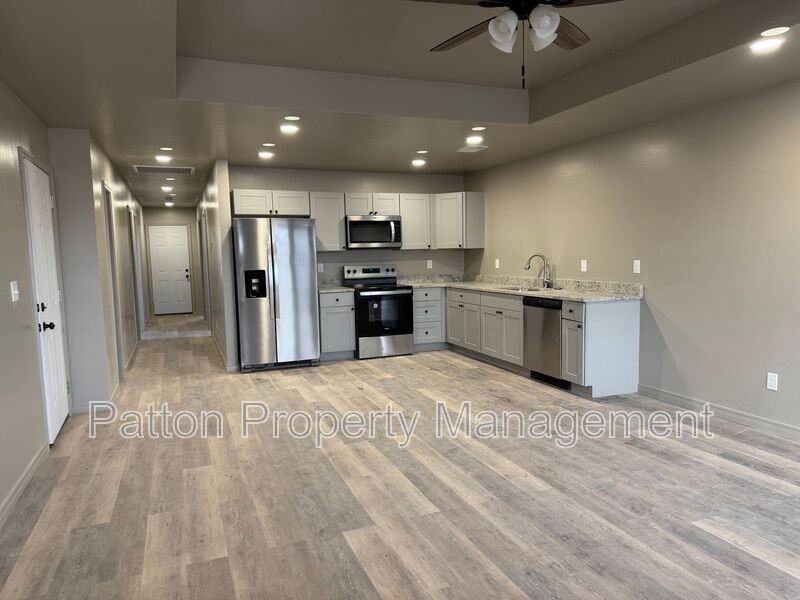 1116 Caprock St #C - Photo 3 of 11