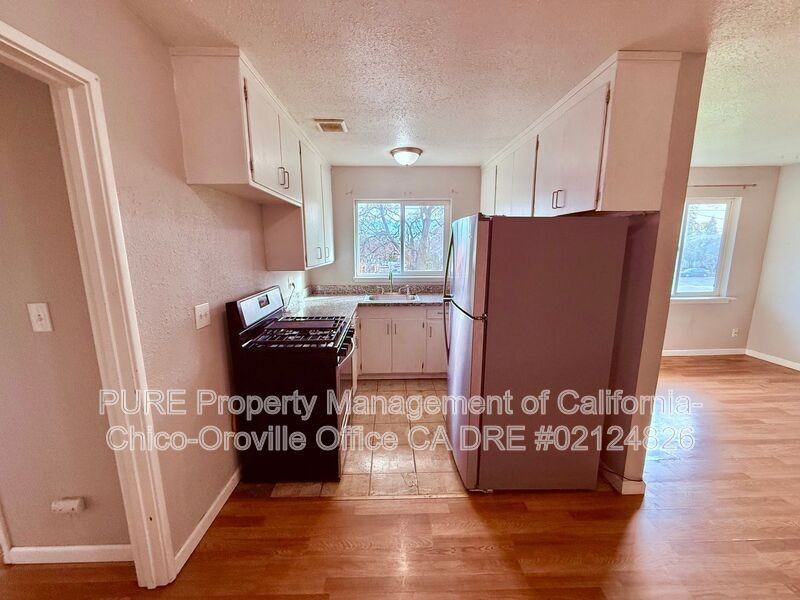 1547 2nd Ave #3 - Photo 3 of 13