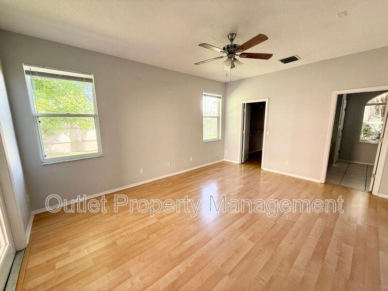112 Peregrine Ct - Photo 5 of 16