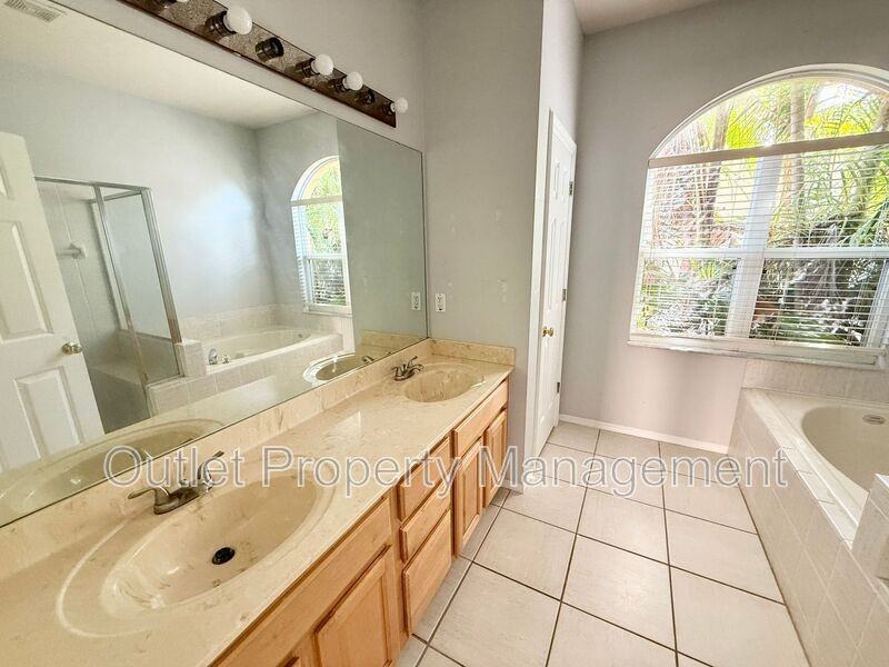 112 Peregrine Ct - Photo 7 of 16