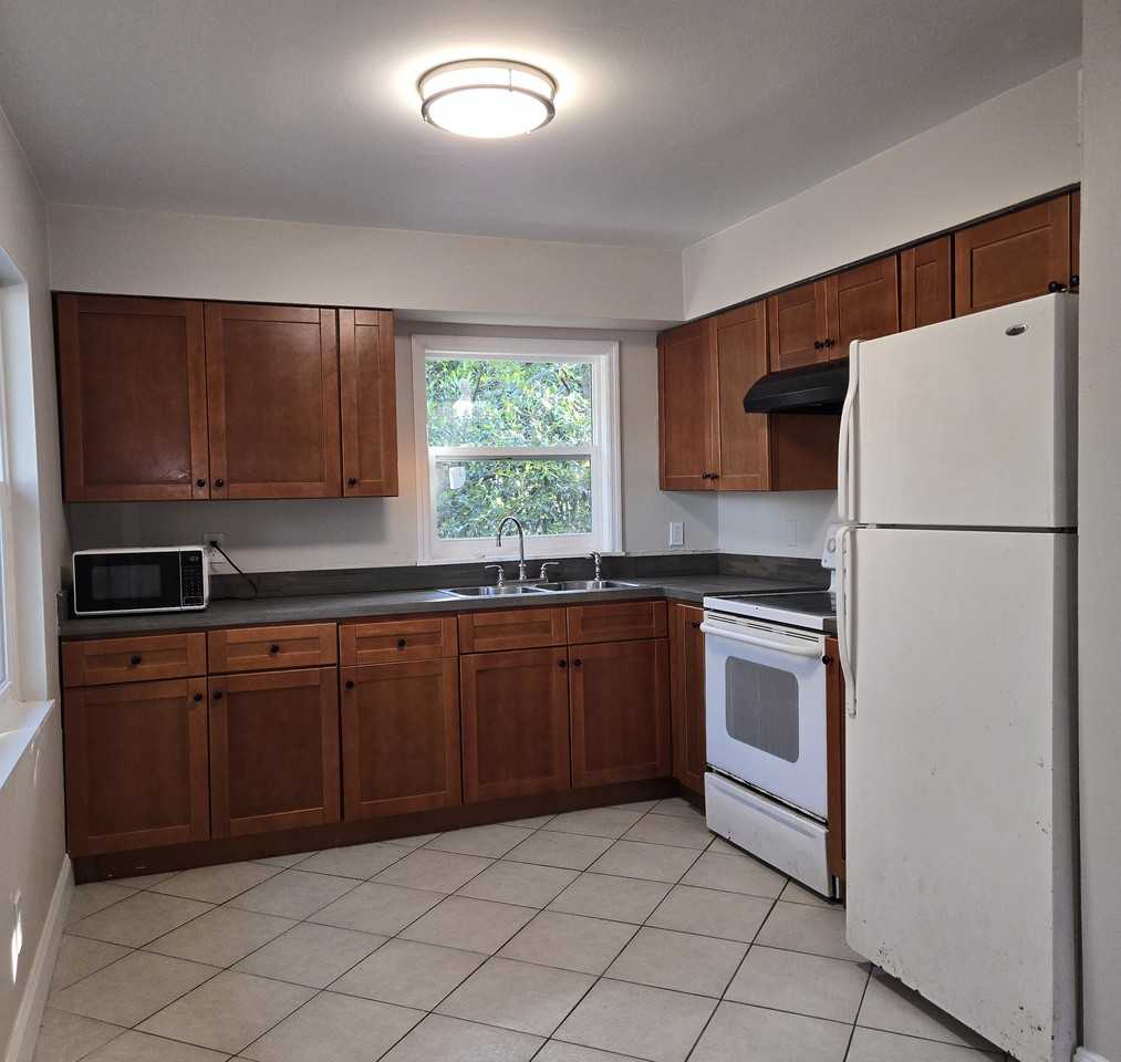 9313 N 46Th St - Photo 2 of 3