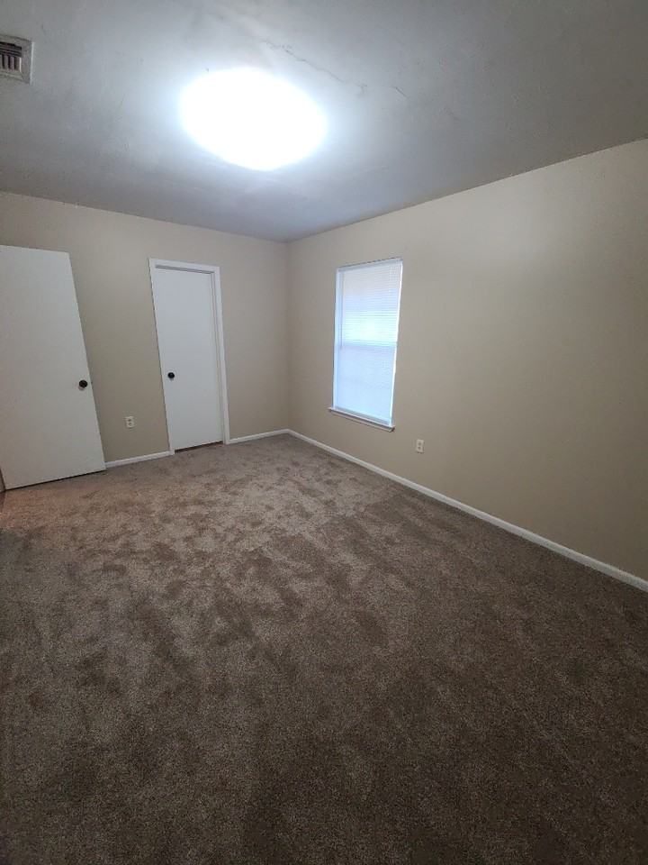 7123 Senterfitt Rd - Photo 7 of 10