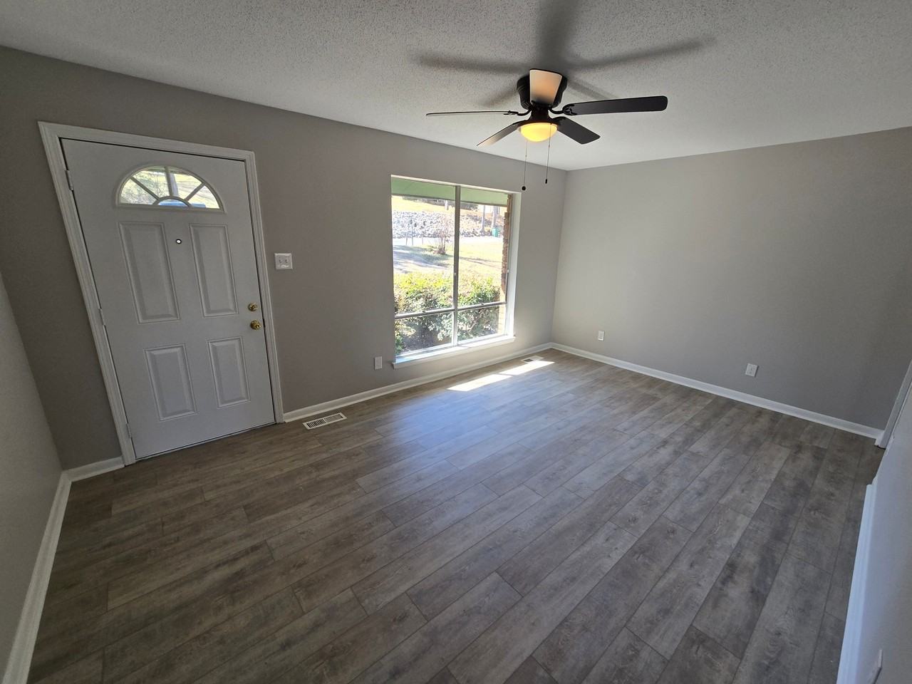 21 Lakeside Dr - Photo 3 of 25