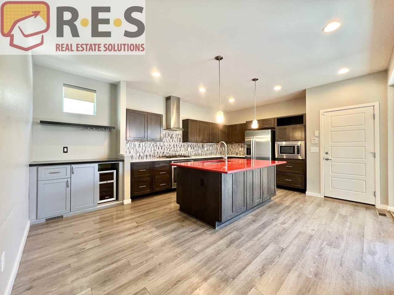 9609 Dunning Cir - Photo 4 of 23