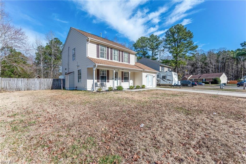 827 Haskins Dr - Photo 2 of 33