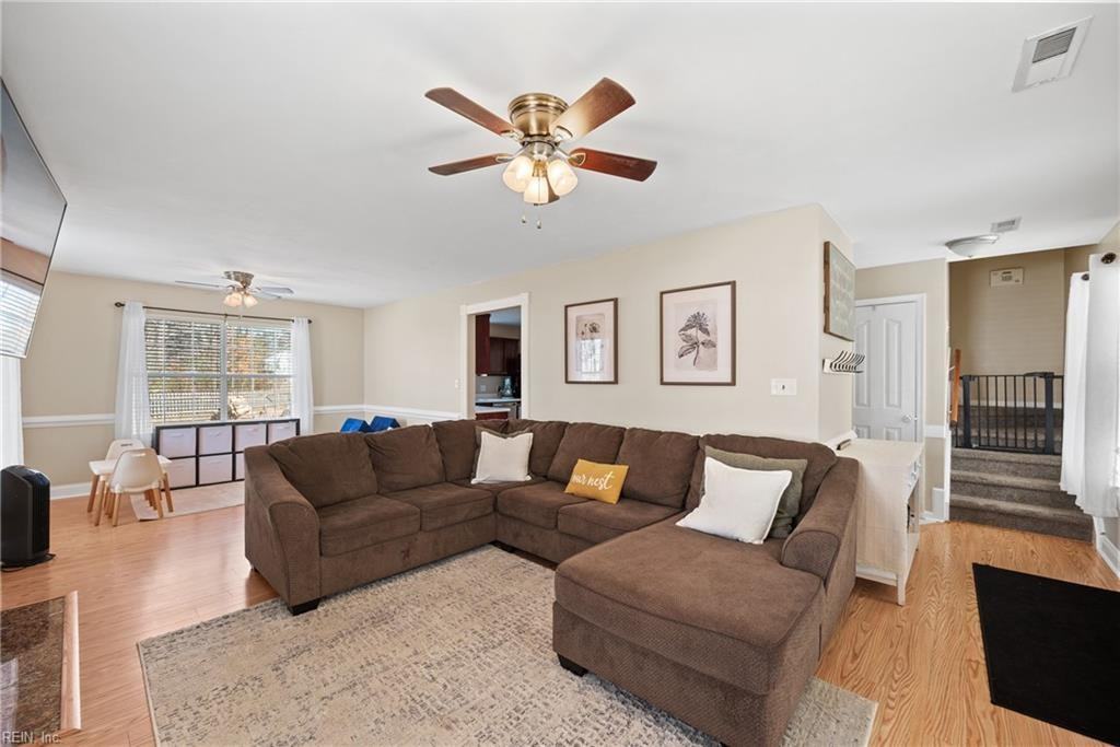 827 Haskins Dr - Photo 5 of 33