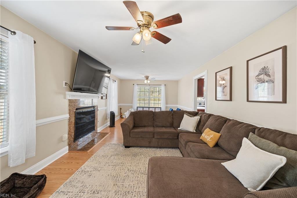 827 Haskins Dr - Photo 6 of 33