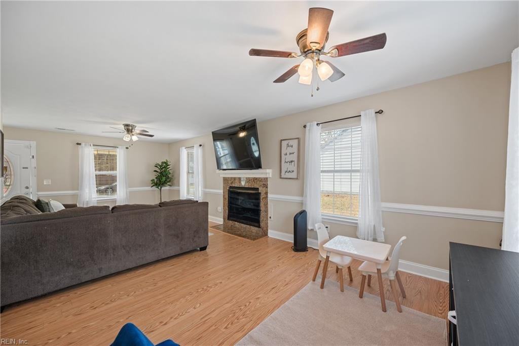 827 Haskins Dr - Photo 7 of 33