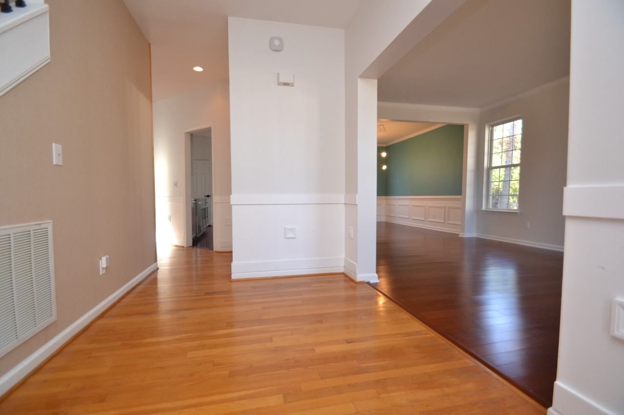 900 Creek Haven Dr - Photo 2 of 50