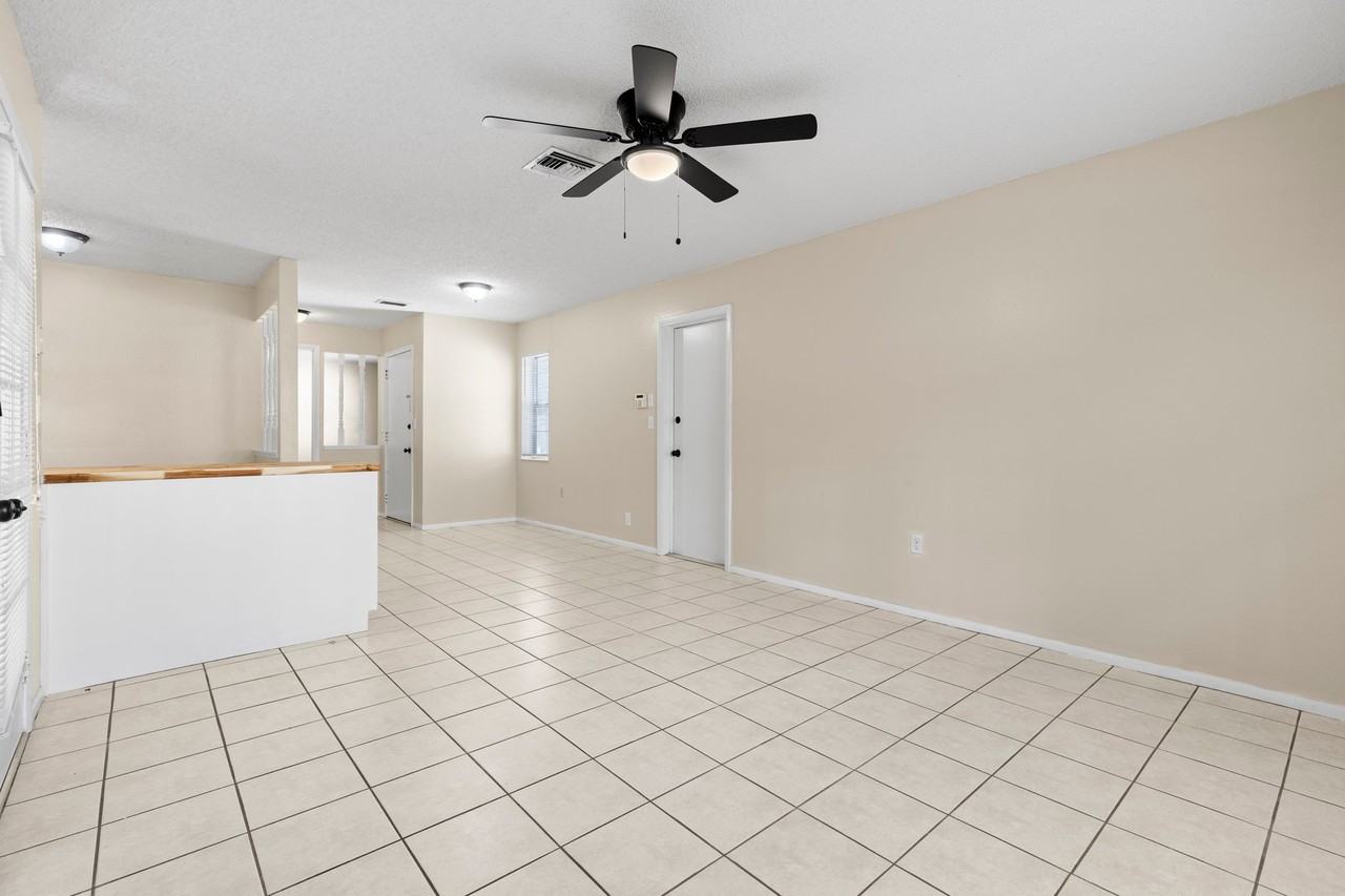 11633 Country Run Rd - Photo 3 of 25