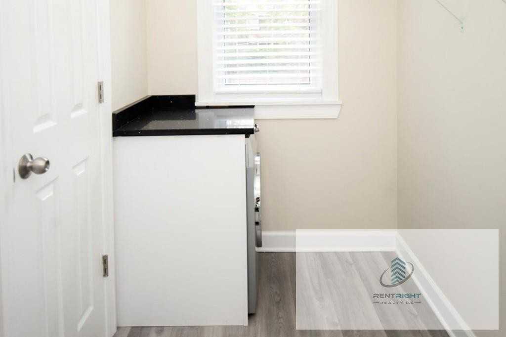 646 W Roscoe St #646-5-2S - Photo 3 of 7