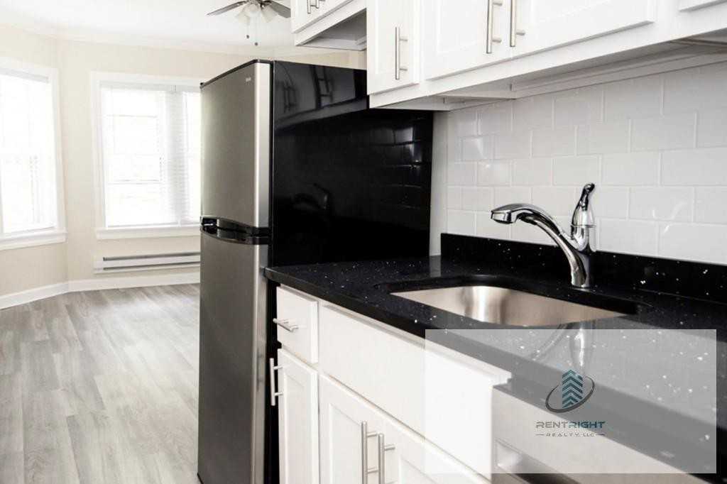 646 W Roscoe St #646-5-2S - Photo 5 of 7