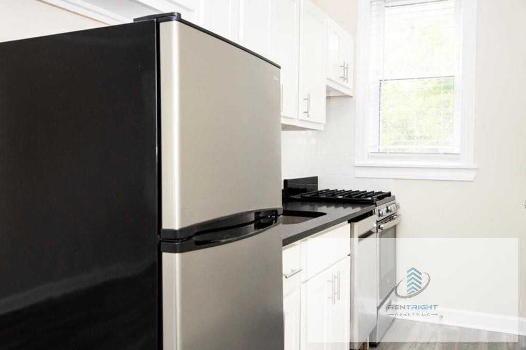 646 W Roscoe St #646-5-2S - Photo 6 of 7