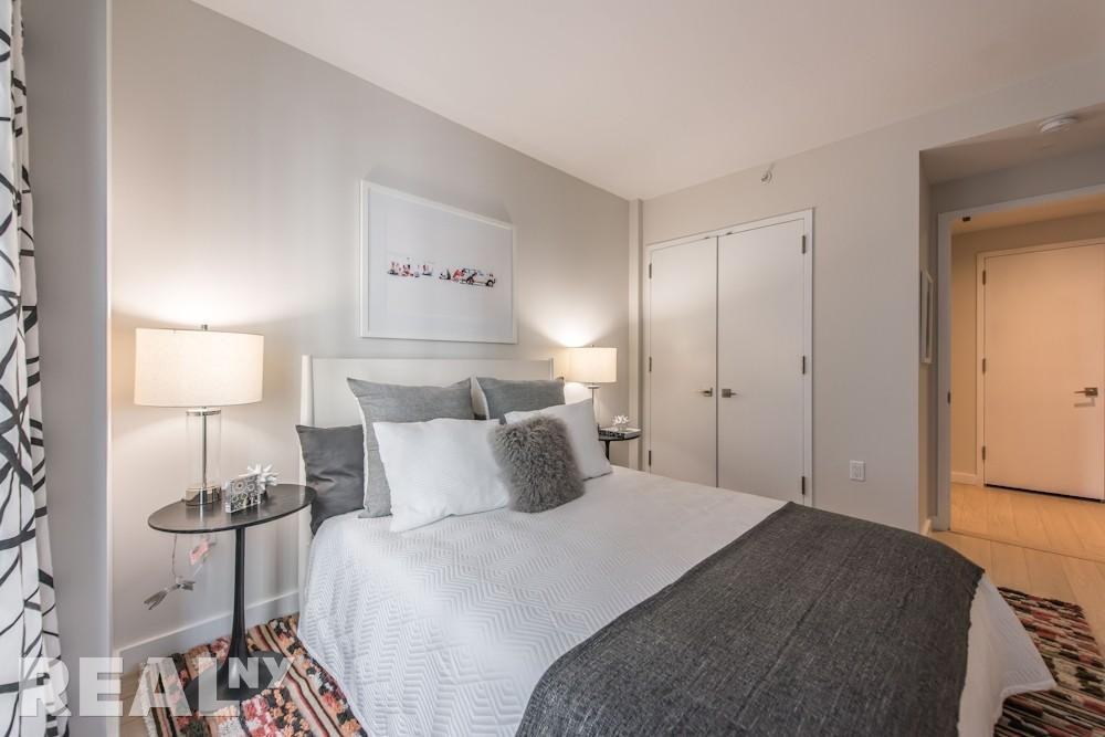 W 43rd St #N6A - Photo 5 of 6