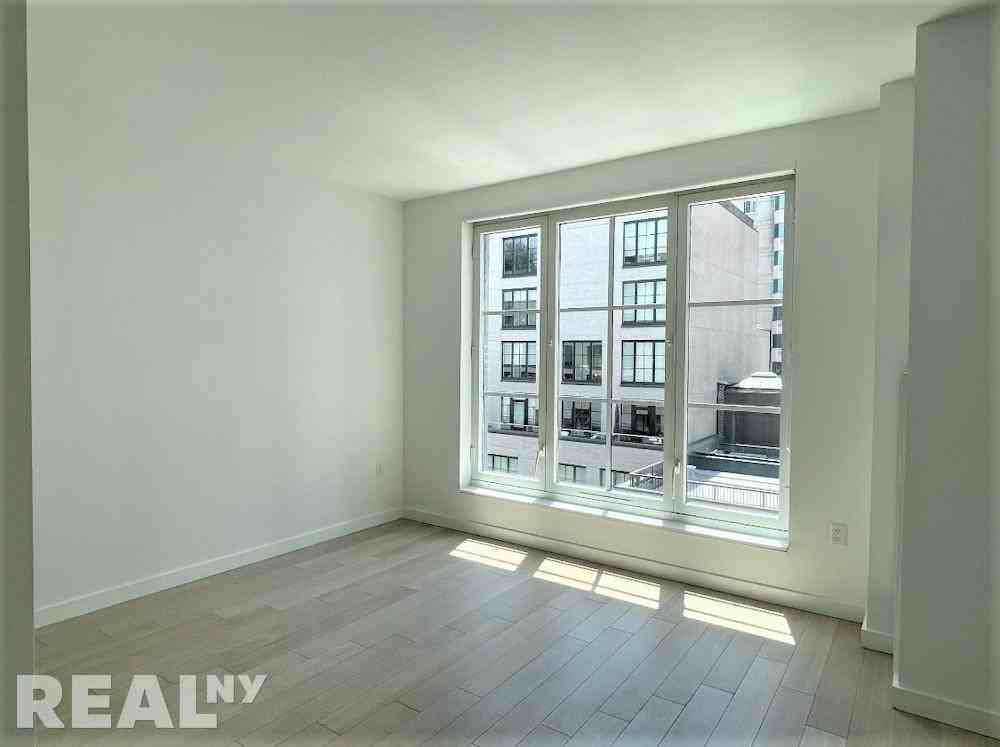 W 43rd St #14A - Photo 3 of 7