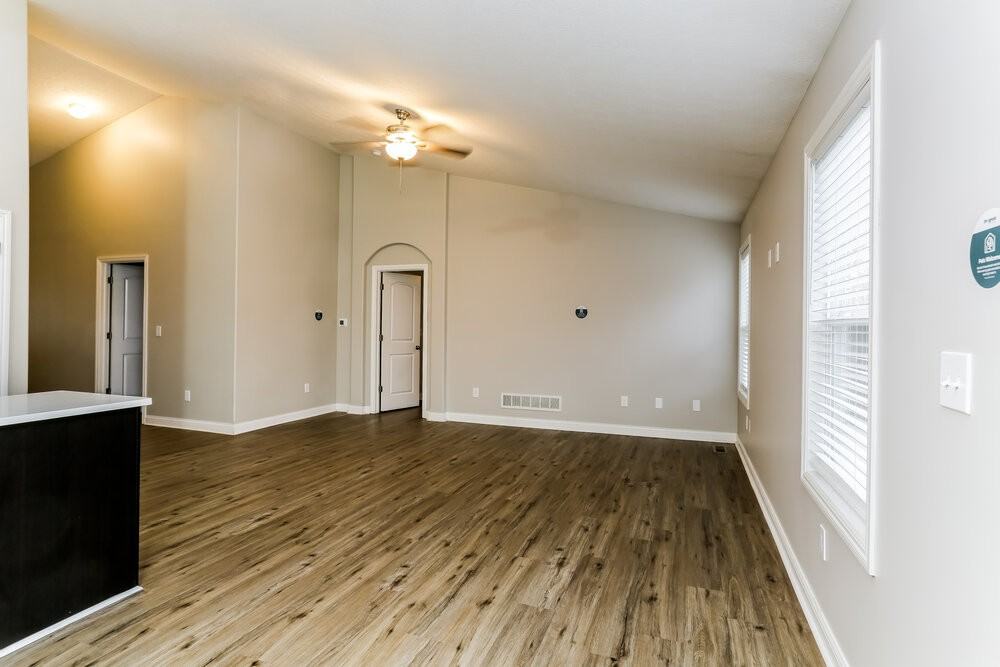 349 Cloverhill Dr - Photo 5 of 17