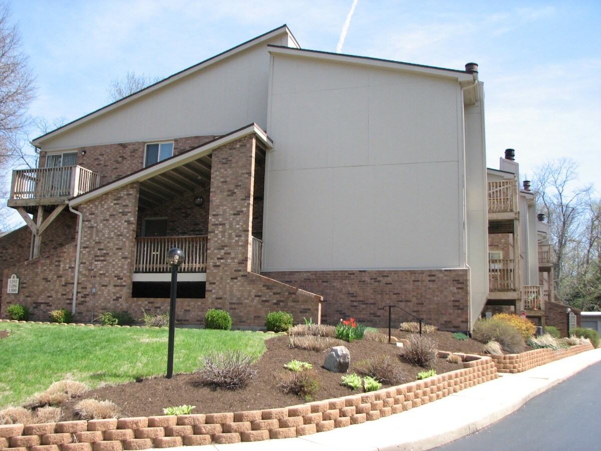 Pinetree Apartments - Photo 7 of 12