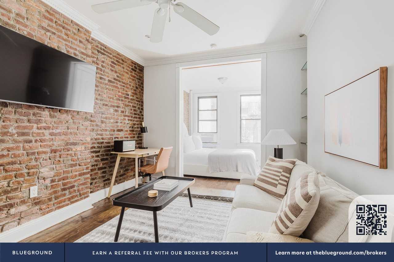 118 Christopher St #1761 - Photo 5 of 23