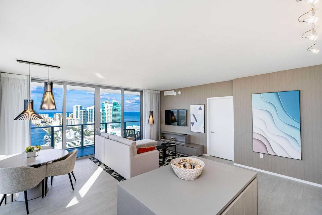 2721 Hallandale Beach Boulevard - Photo 4 of 30