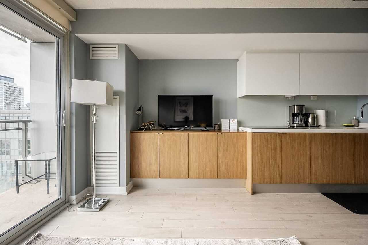 90 Fort York Blvd #1037043P - Photo 4 of 12