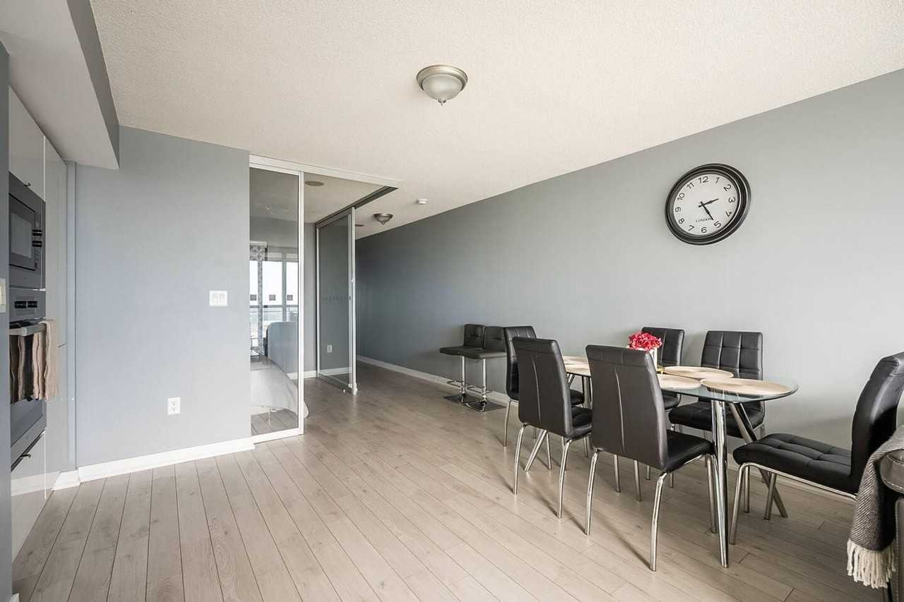 90 Fort York Blvd #1037043P - Photo 7 of 12