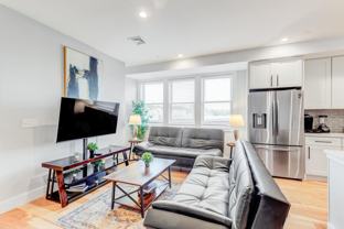 1011 Bennington St - Photo 1 of 1