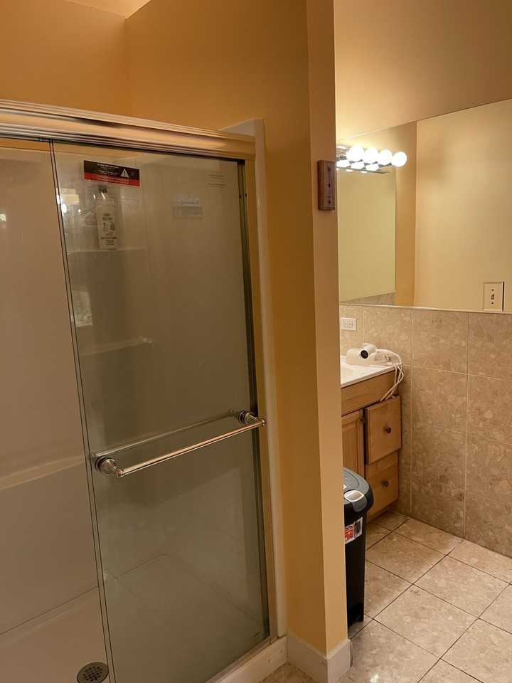 356 W Superior St - Photo 4 of 10