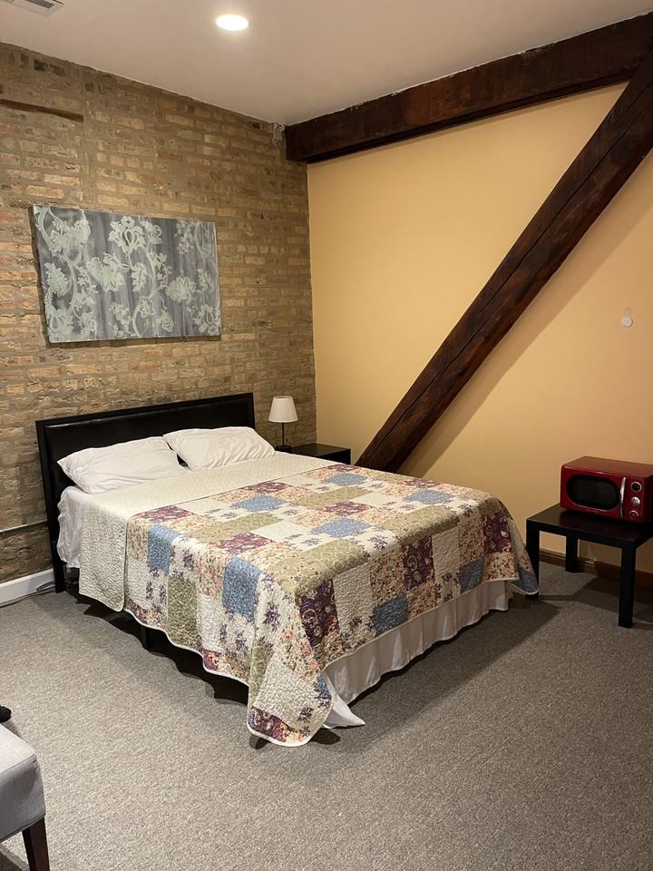 356 W Superior St - Photo 2 of 10