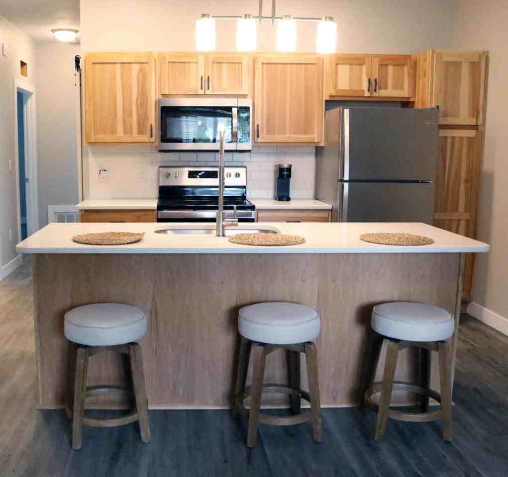 450 Division St - Photo 3 of 23