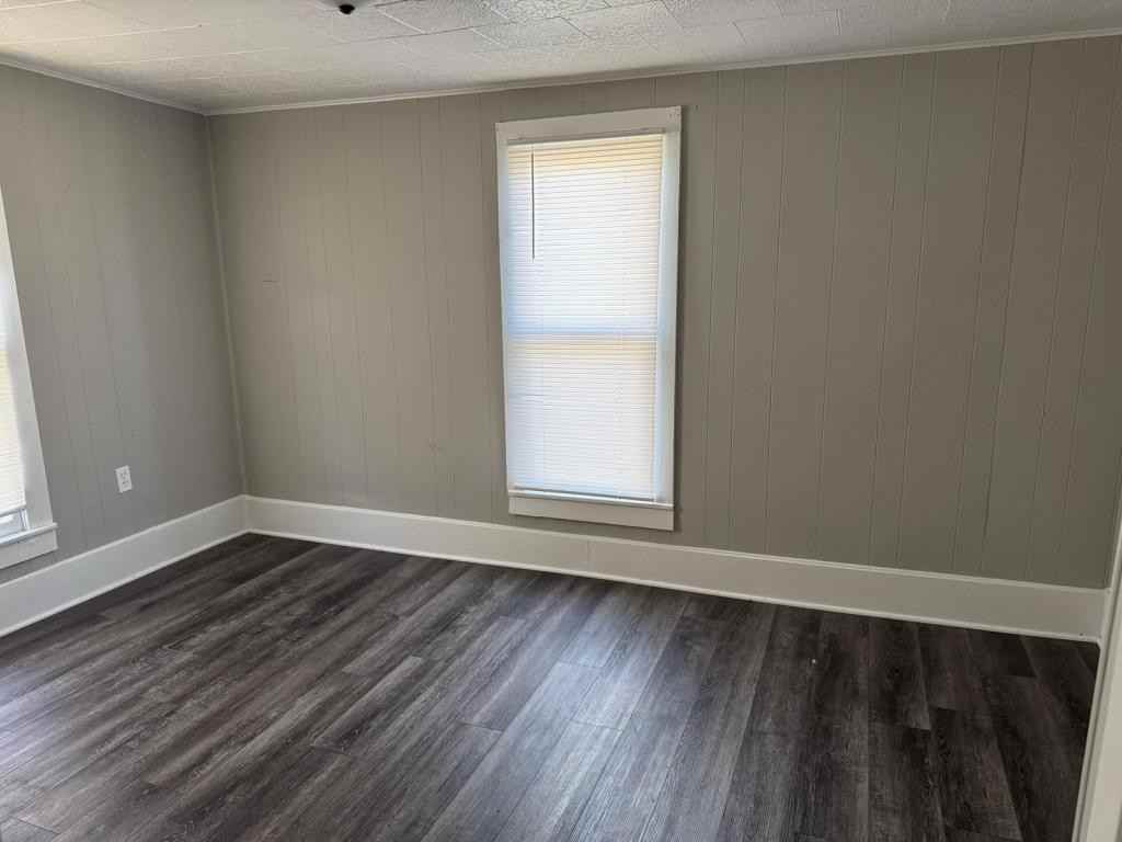 1131 N Cedar St - Photo 3 of 11