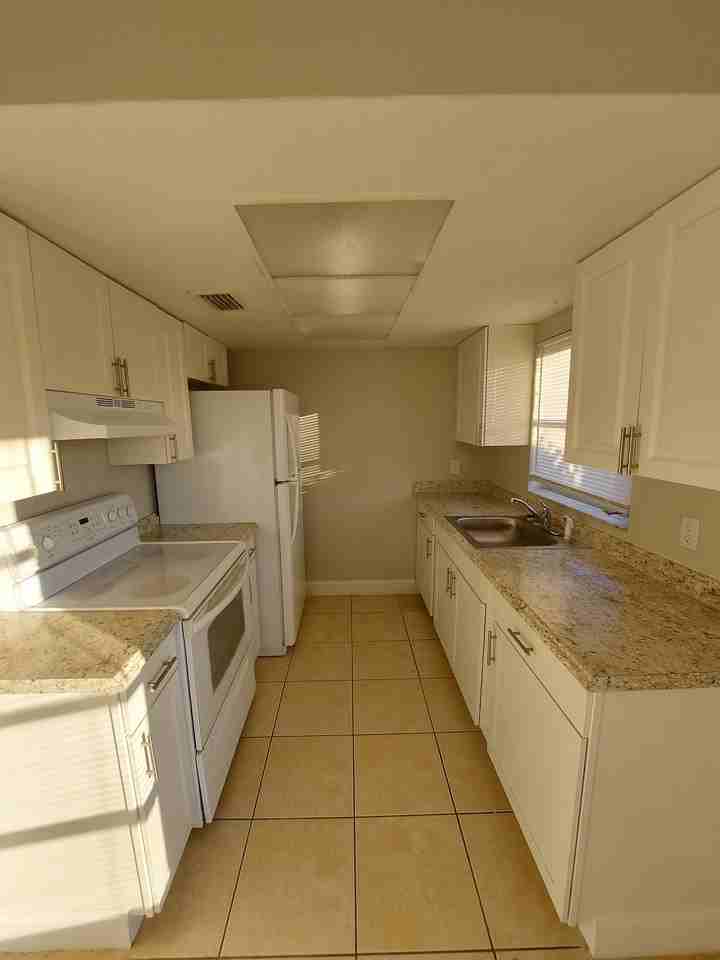 16860 Juanita Ave #B - Photo 7 of 9