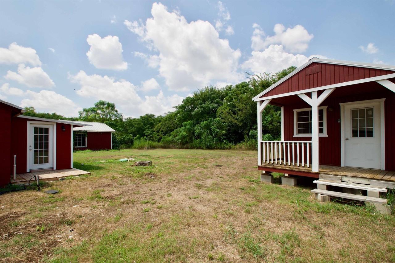 84 Willowbrook Ct - Photo 2 of 50