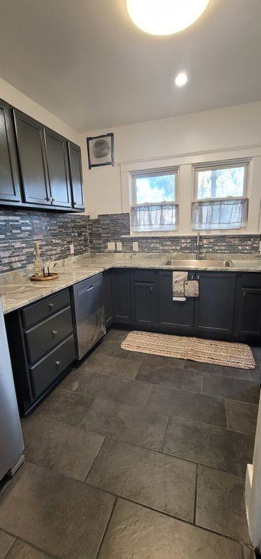 22230 Tenny St - Photo 5 of 16