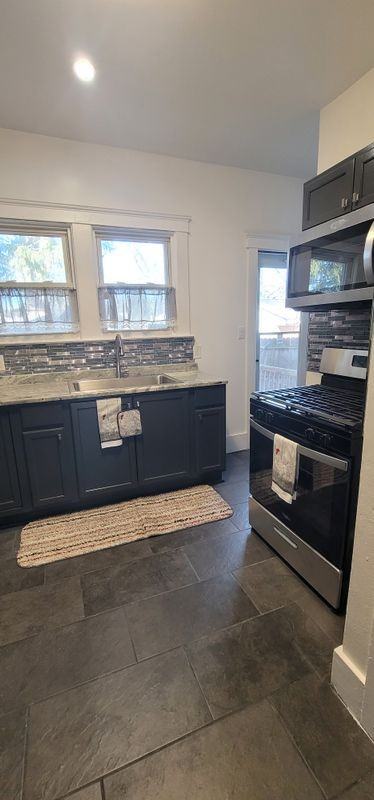 22230 Tenny St - Photo 6 of 16